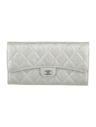 Chanel 2021-2022 Interlocking CC Logo Trifold Wallet