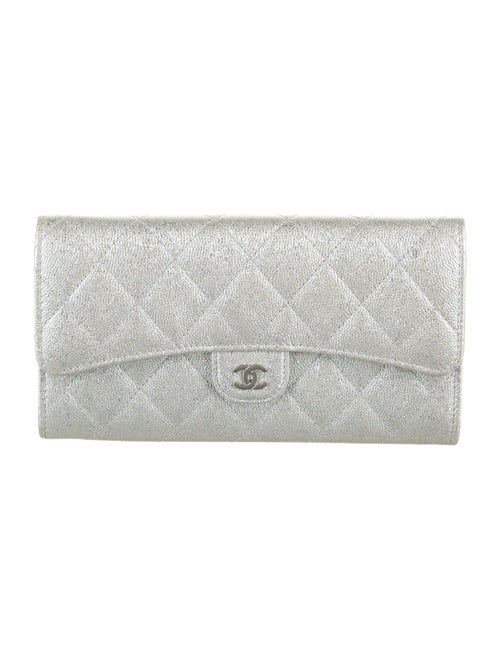 Chanel 2021-2022 Interlocking CC Logo Trifold Wallet