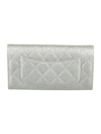 Chanel 2021-2022 Interlocking CC Logo Trifold Wallet