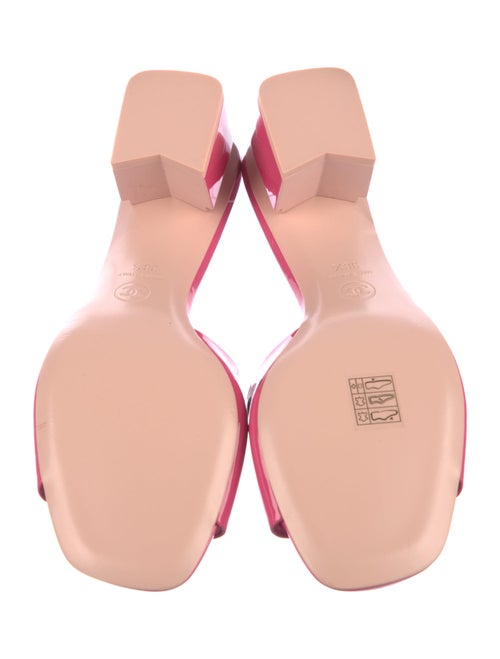 Chanel Interlocking CC Logo Patent Leather Slides