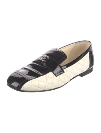 Chanel 2019 Interlocking CC Logo Loafers