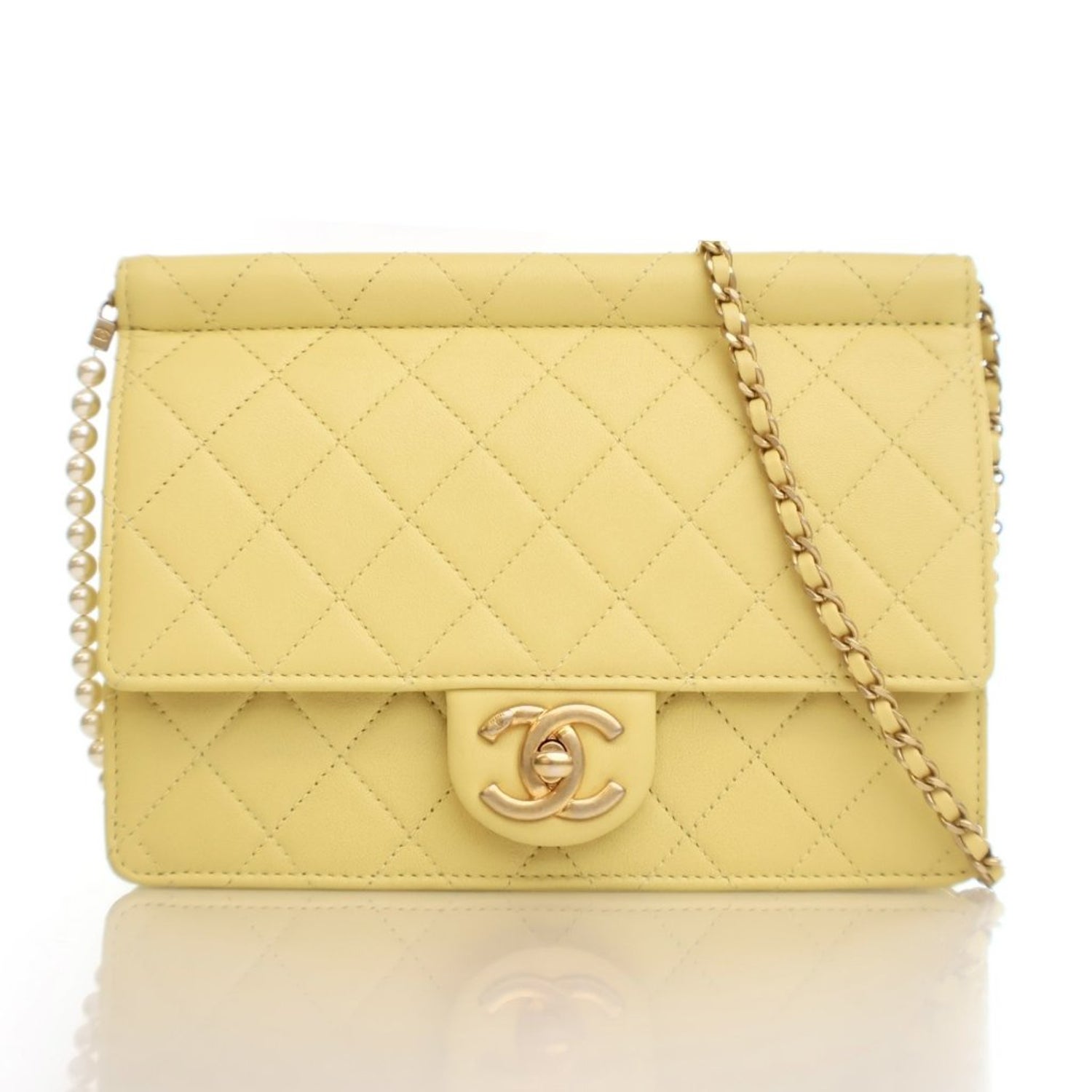 Chanel Interlocking CC Chic Pearls Flap Bag Medium