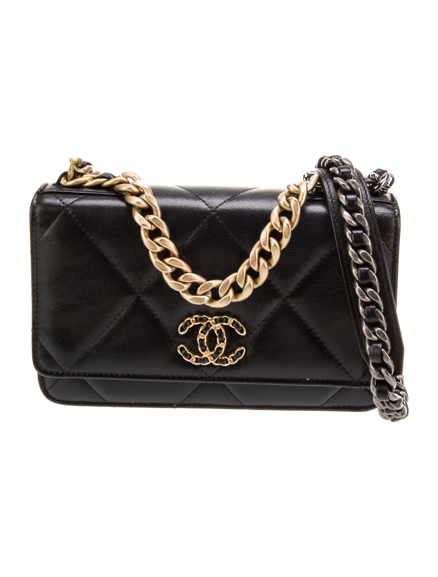 Chanel 19 Wallet on Chain
