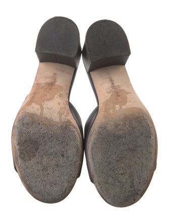 Chanel 2019 Interlocking CC Logo Slides