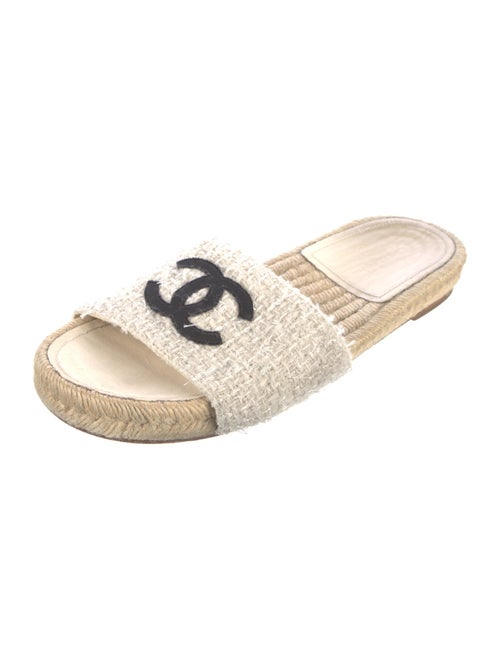 Chanel 2020 Interlocking CC Logo Espadrilles