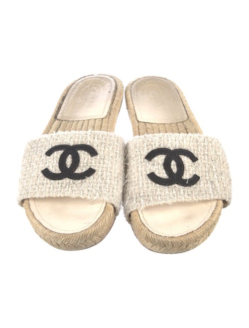 Chanel 2020 Interlocking CC Logo Espadrilles