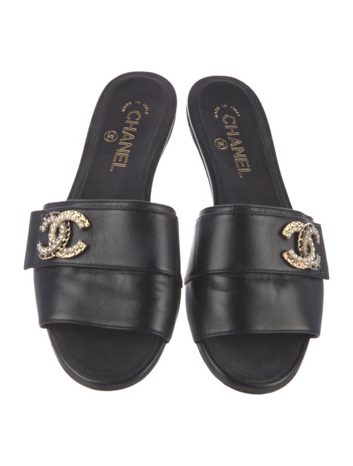 Chanel Slides Interlocking CC Logo Slides