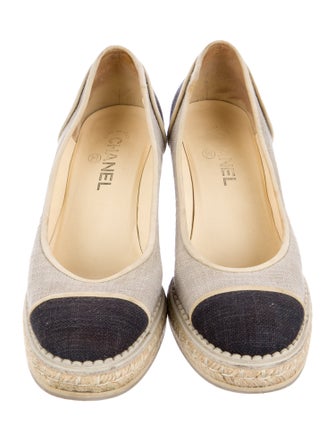 Chanel Interlocking CC Logo Canvas Pumps