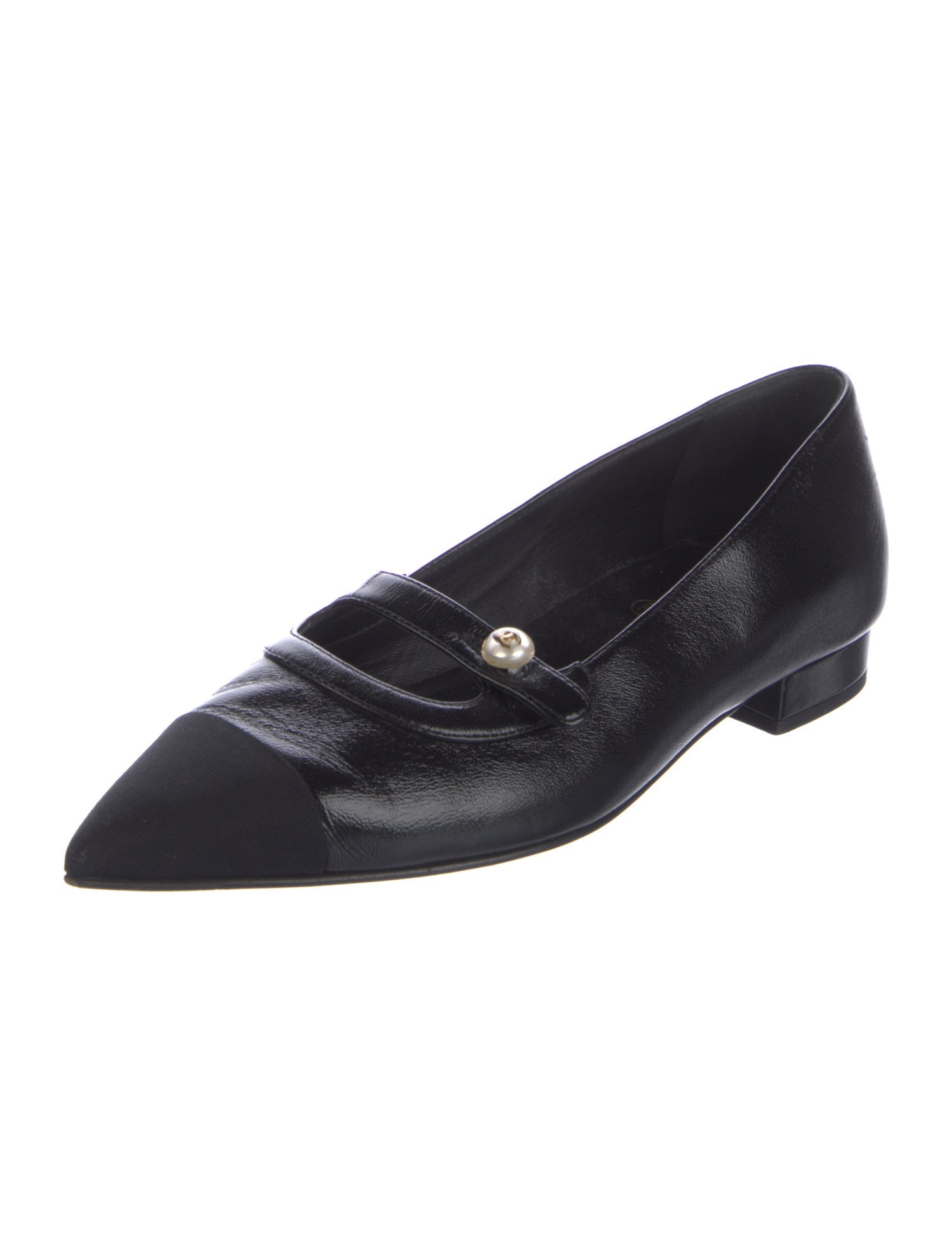 Chanel Interlocking CC Logo Leather Ballet Flats