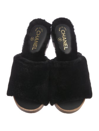 Chanel 2017 Interlocking CC Logo Slides w/ Tags