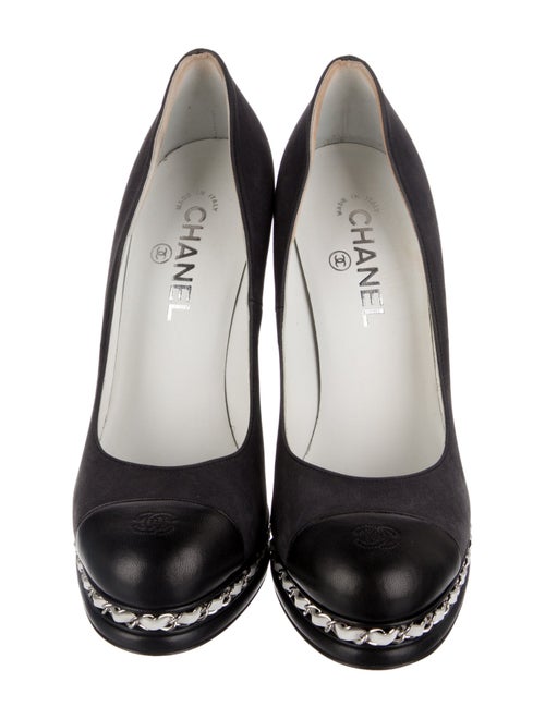Chanel Interlocking CC Logo Suede Pumps