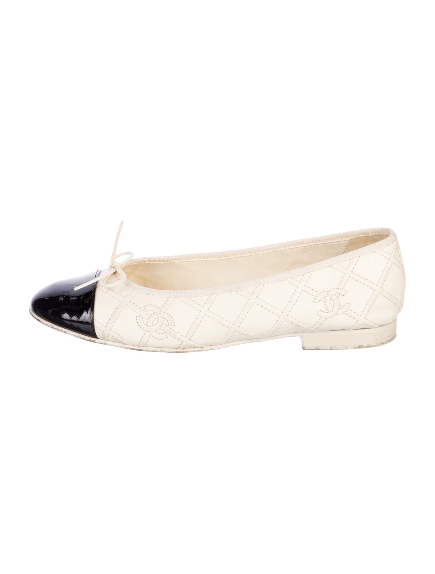Chanel 2023 Interlocking CC Logo Ballet Flats