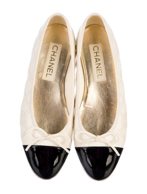 Chanel 2023 Interlocking CC Logo Ballet Flats