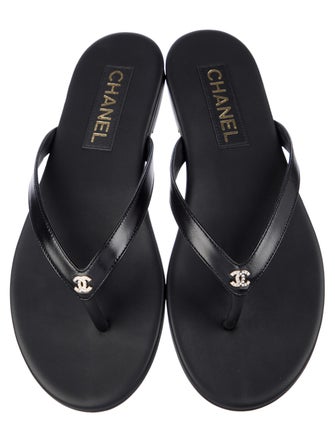 Chanel Interlocking CC Logo Leather Flip Flops
