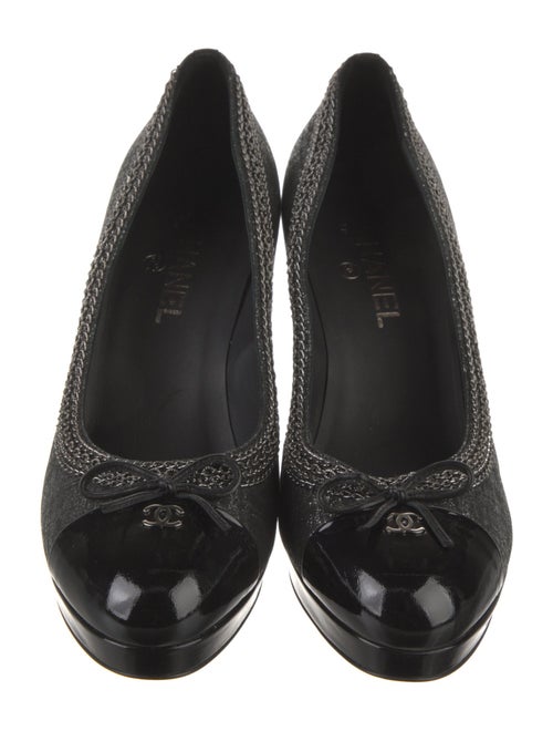 Chanel 2009 Interlocking CC Logo Pumps