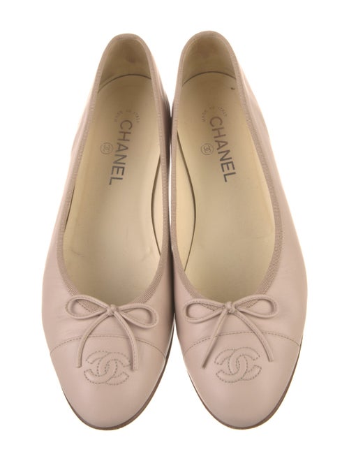 Chanel Interlocking CC Logo Leather Ballet Flats