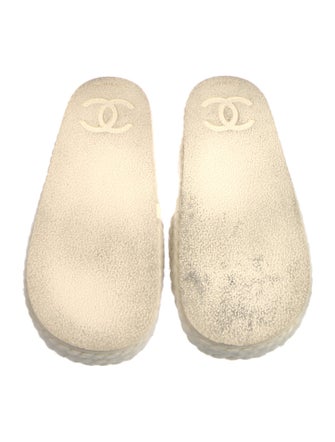 Chanel 2022 Interlocking CC Logo Espadrilles