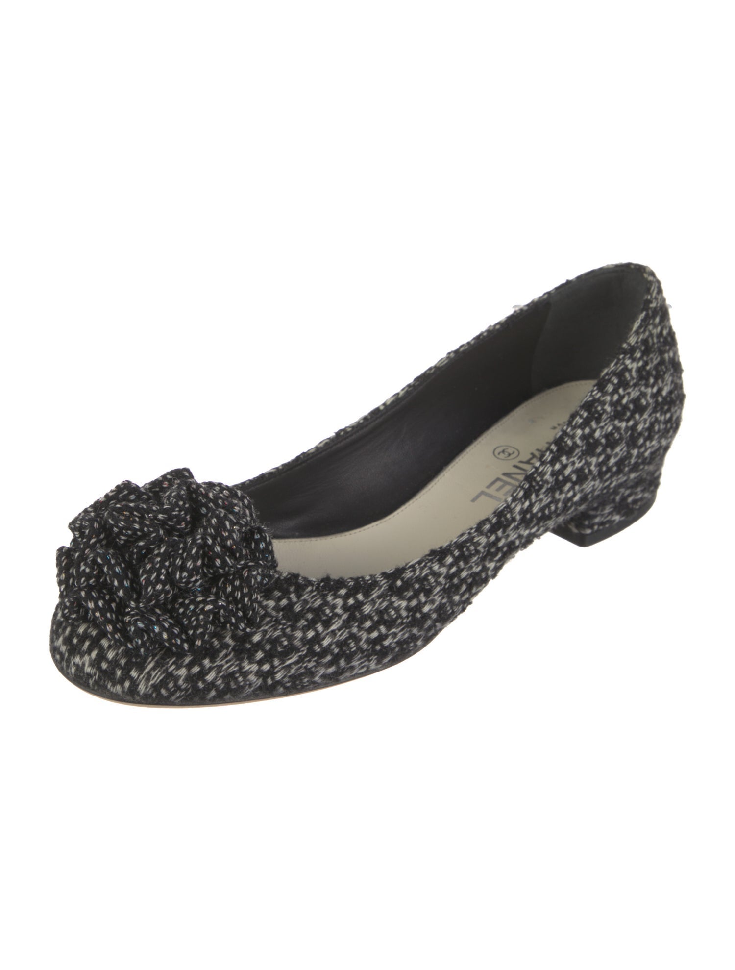 Chanel Interlocking CC Logo Tweed Pumps