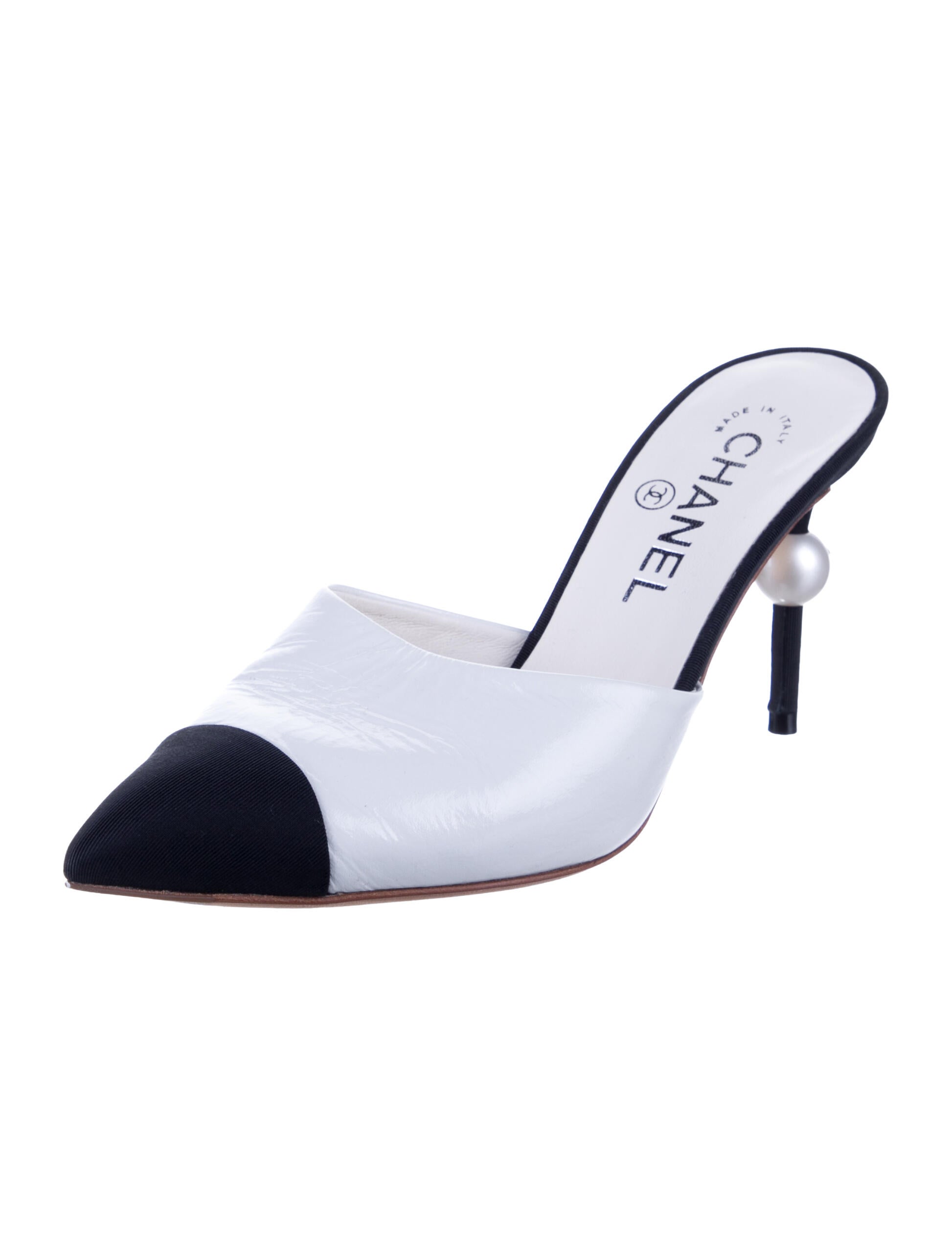 Chanel Interlocking CC Logo Leather Mules