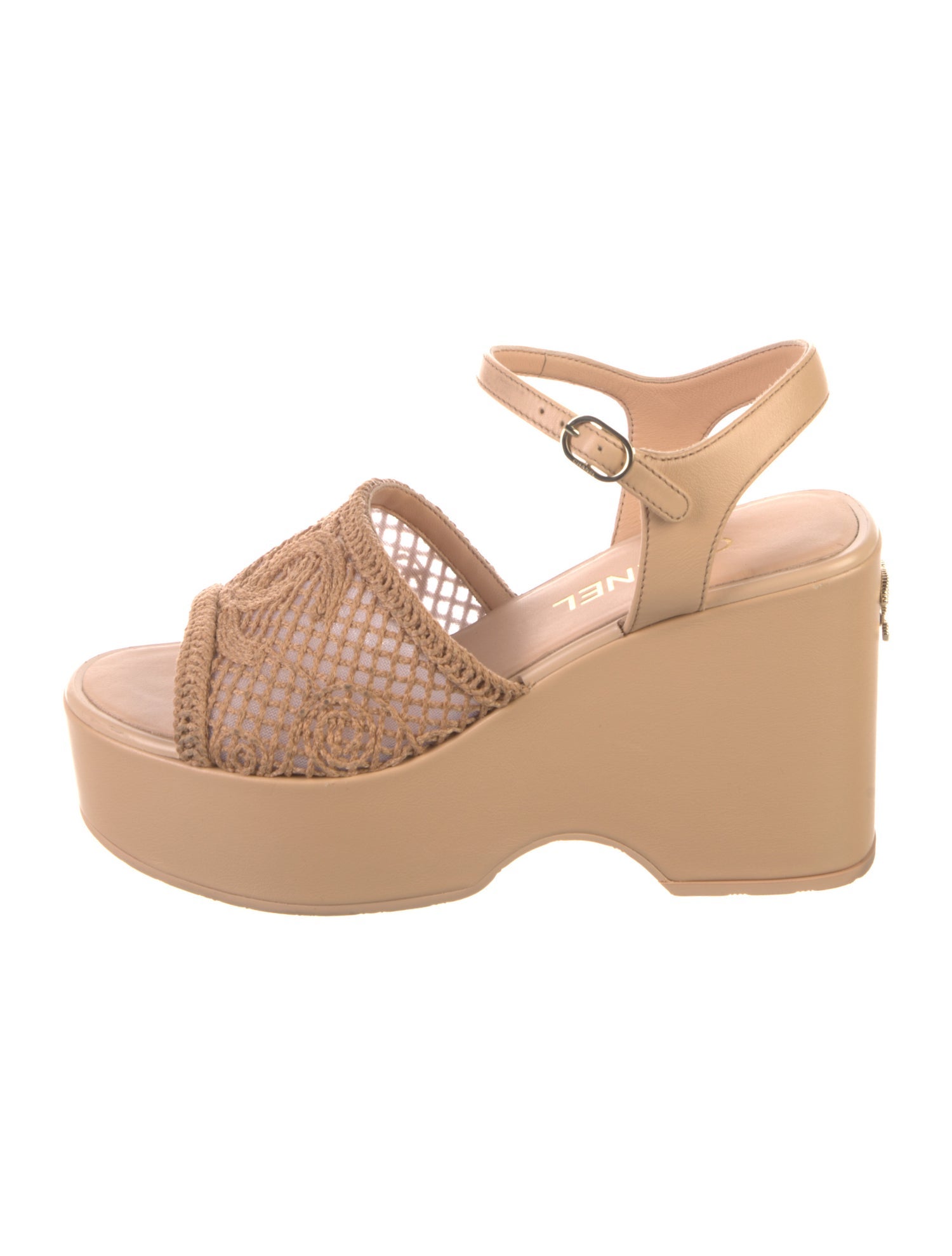 Chanel Interlocking CC Logo Leather Pumps