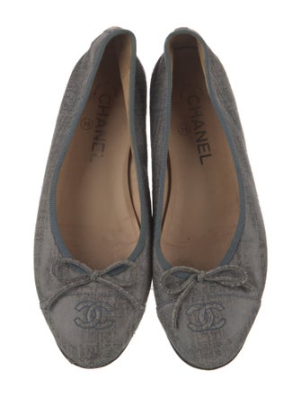 Chanel Interlocking CC Logo Leather Ballet Flats
