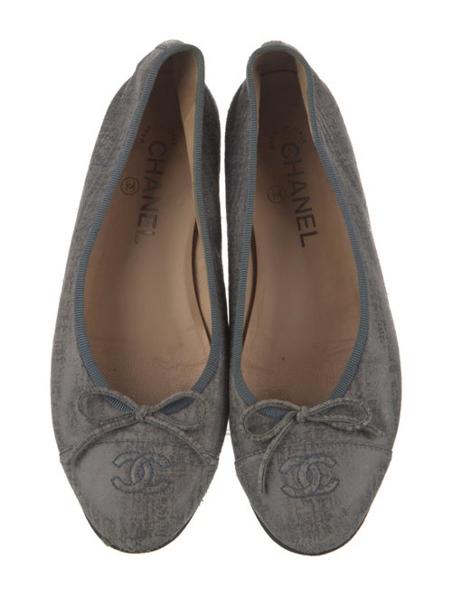 Chanel Interlocking CC Logo Leather Ballet Flats