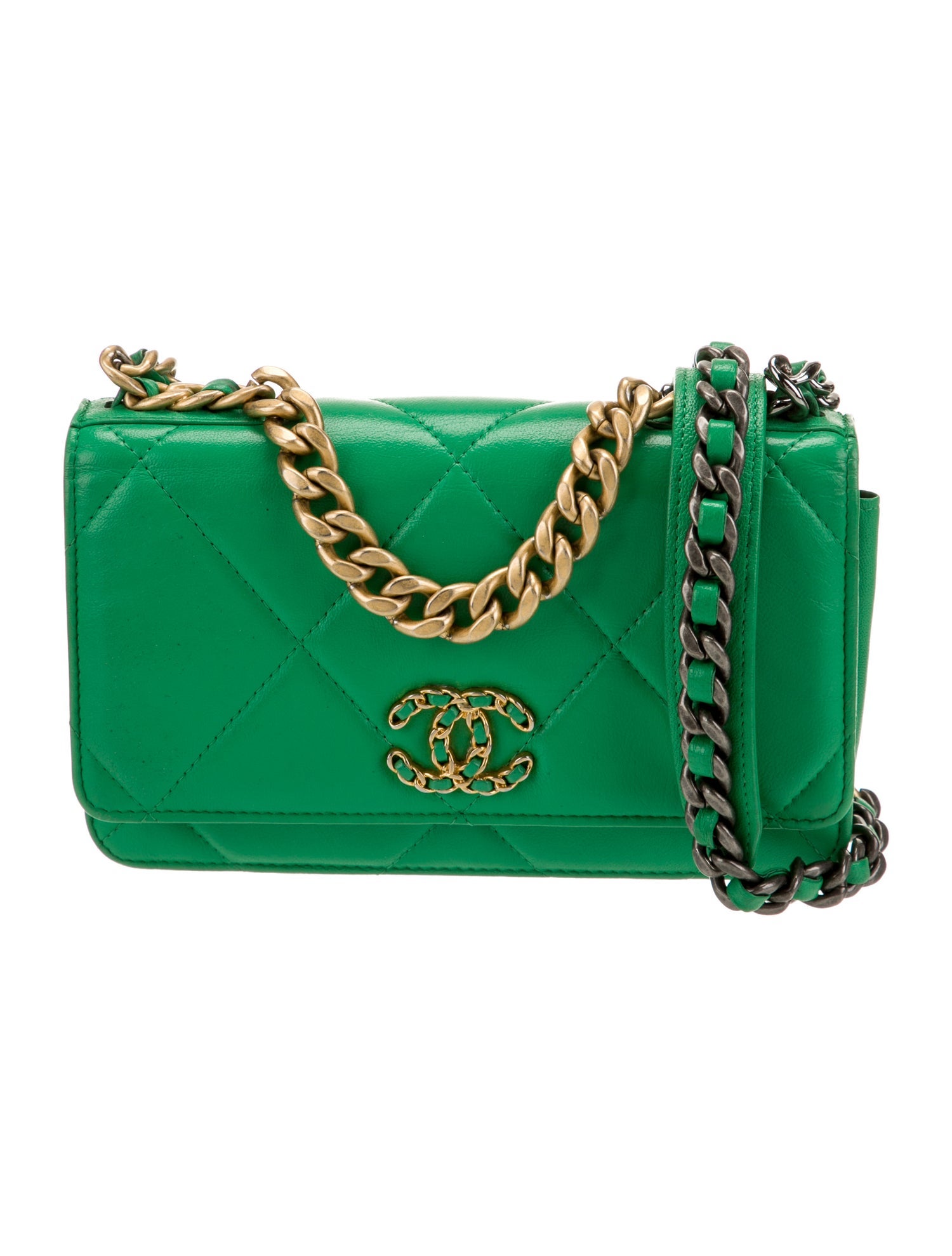 Chanel 19 Wallet On Chain