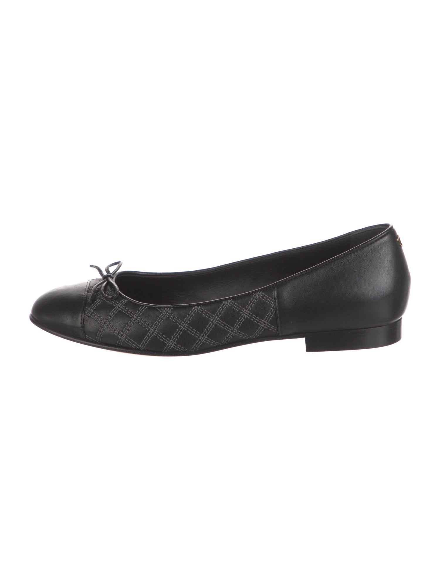 Chanel Interlocking CC Logo Leather Ballet Flats