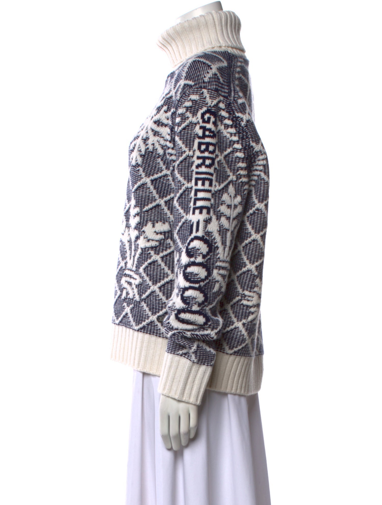 Chanel 2017 Cashmere Sweater