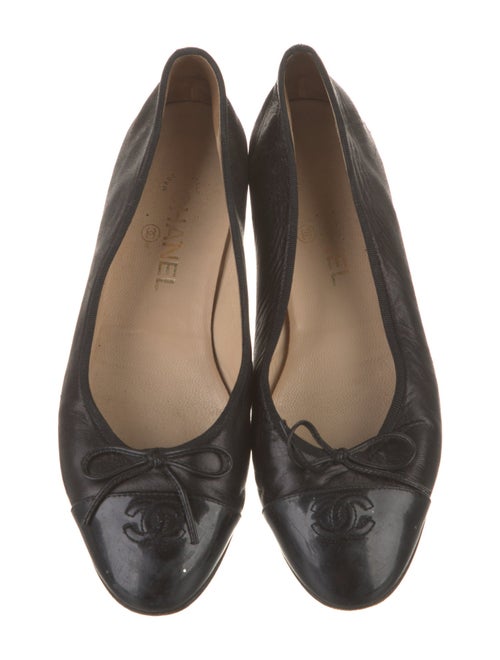 Chanel Interlocking CC Logo Leather Ballet Flats