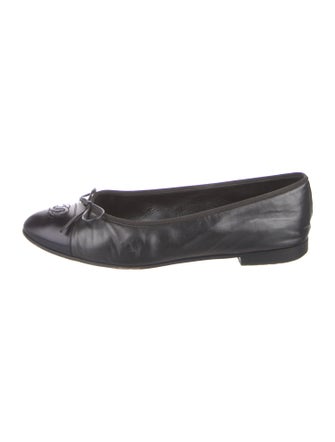 Chanel Interlocking CC Logo Leather Ballet Flats