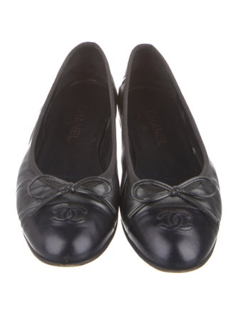 Chanel Interlocking CC Logo Leather Ballet Flats