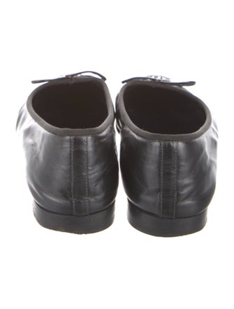 Chanel Interlocking CC Logo Leather Ballet Flats