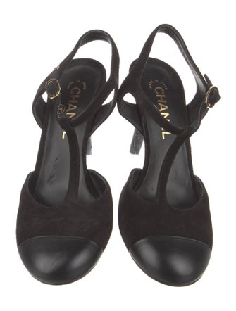 Chanel 2022 Interlocking CC Logo T-Strap Pumps