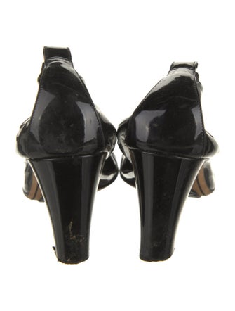 Chanel 2012 Interlocking CC Logo Pumps