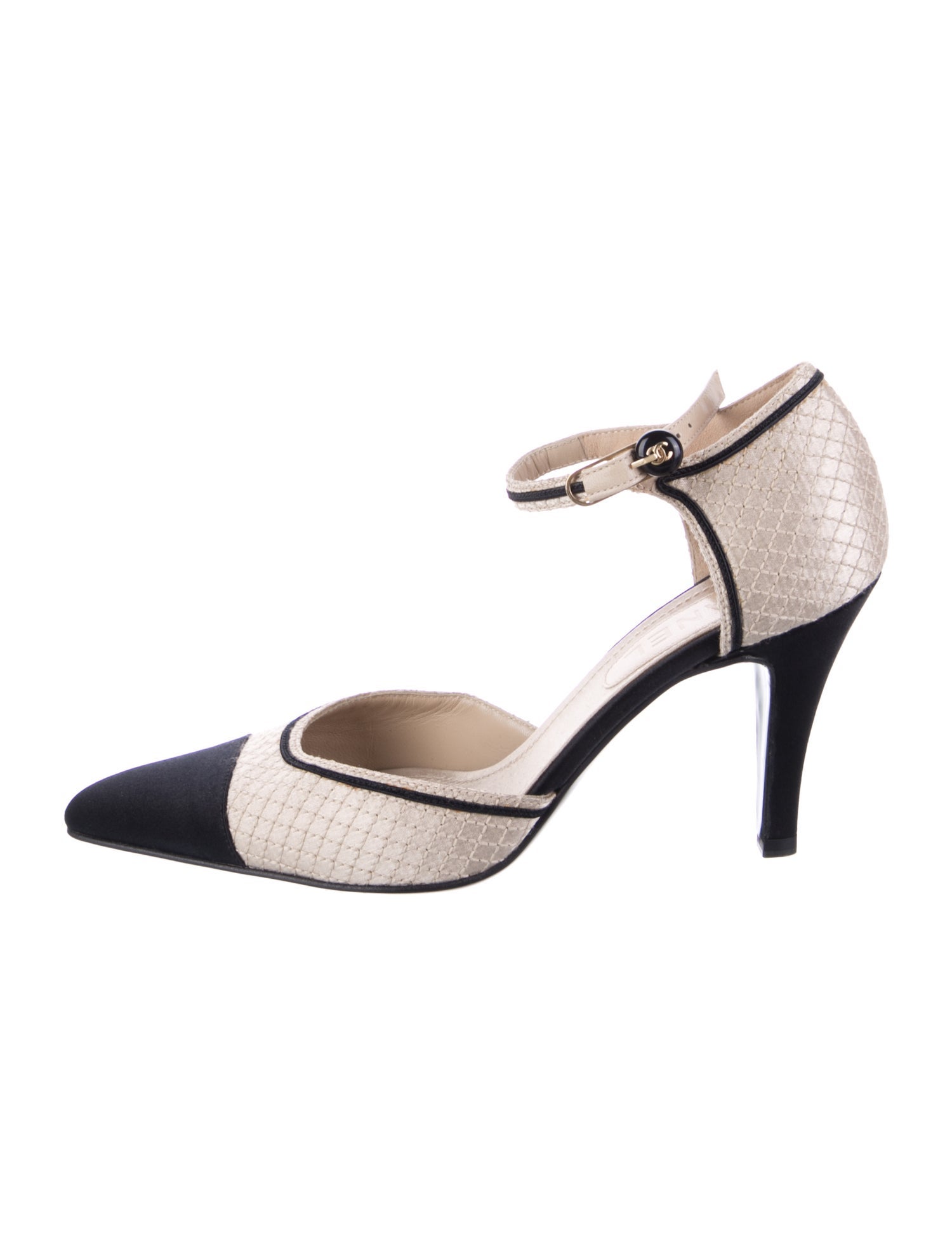 Chanel Vintage Interlocking CC Logo D'Orsay Pumps