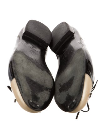 Chanel 2009 Interlocking CC Logo Ballet Flats