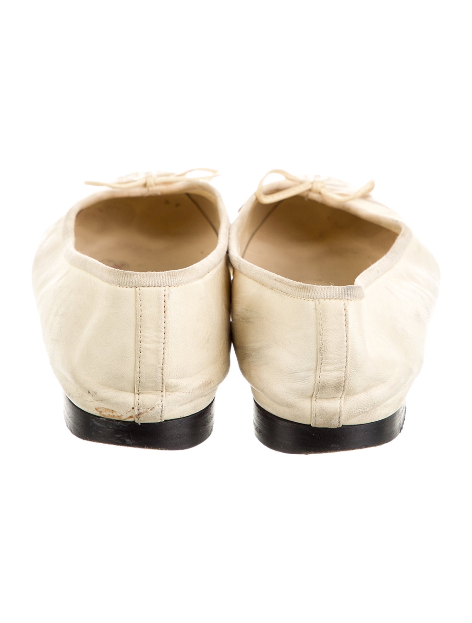 Chanel Interlocking CC Logo Leather Ballet Flats