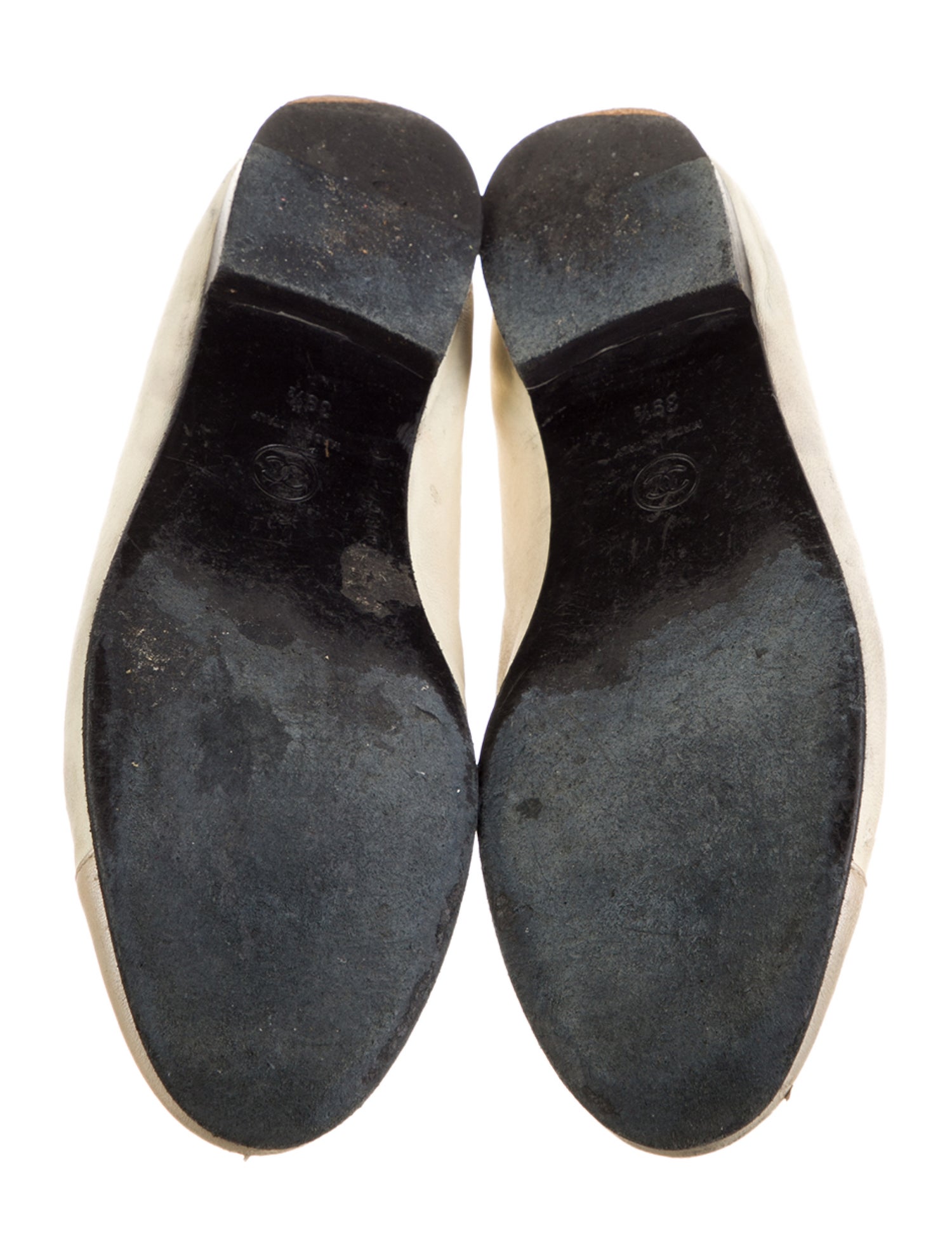 Chanel Interlocking CC Logo Leather Ballet Flats