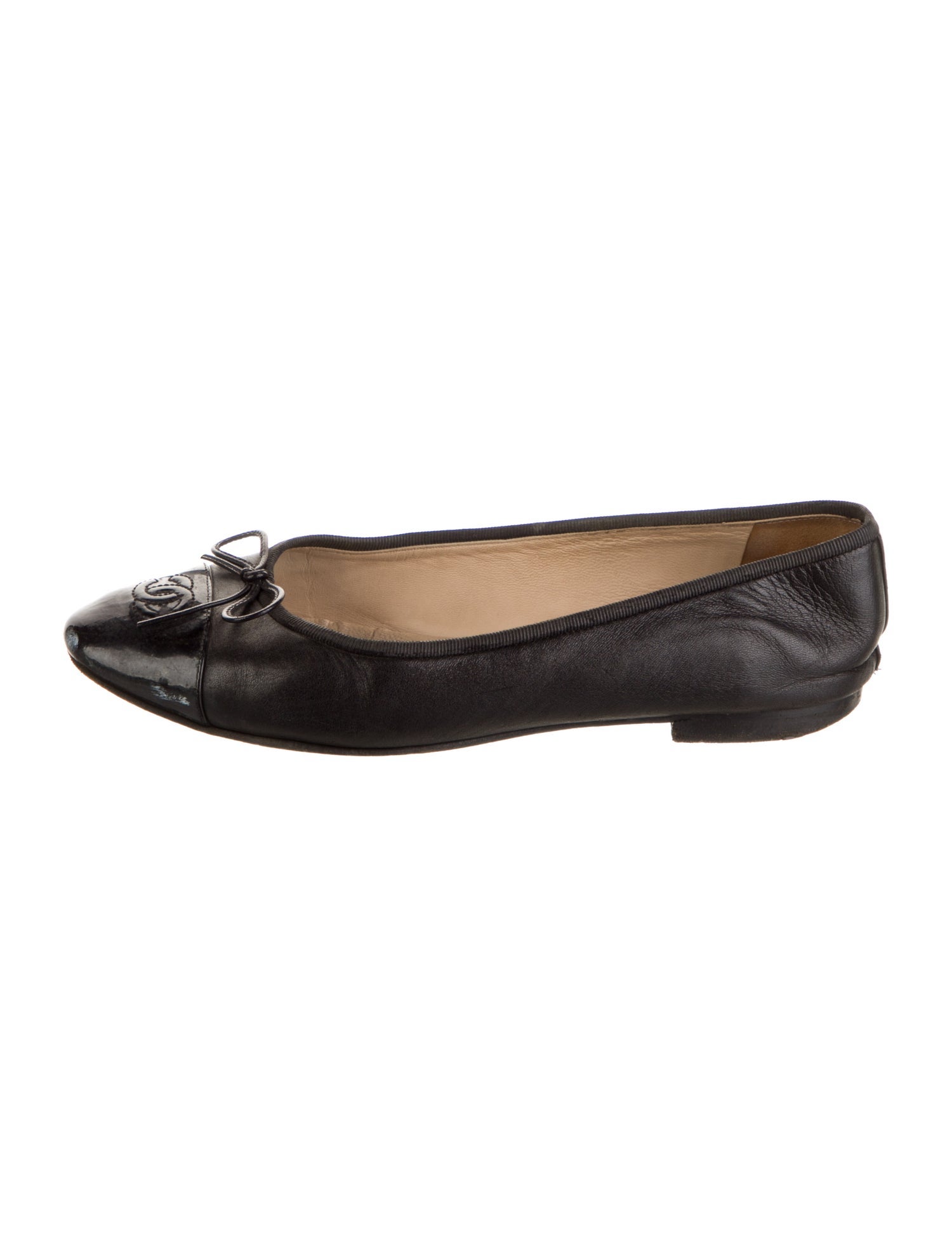 Chanel Interlocking CC Logo Leather Ballet Flats
