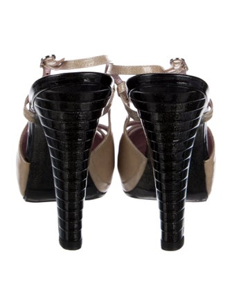 Chanel Interlocking CC Logo Patent Leather Slingback Pumps