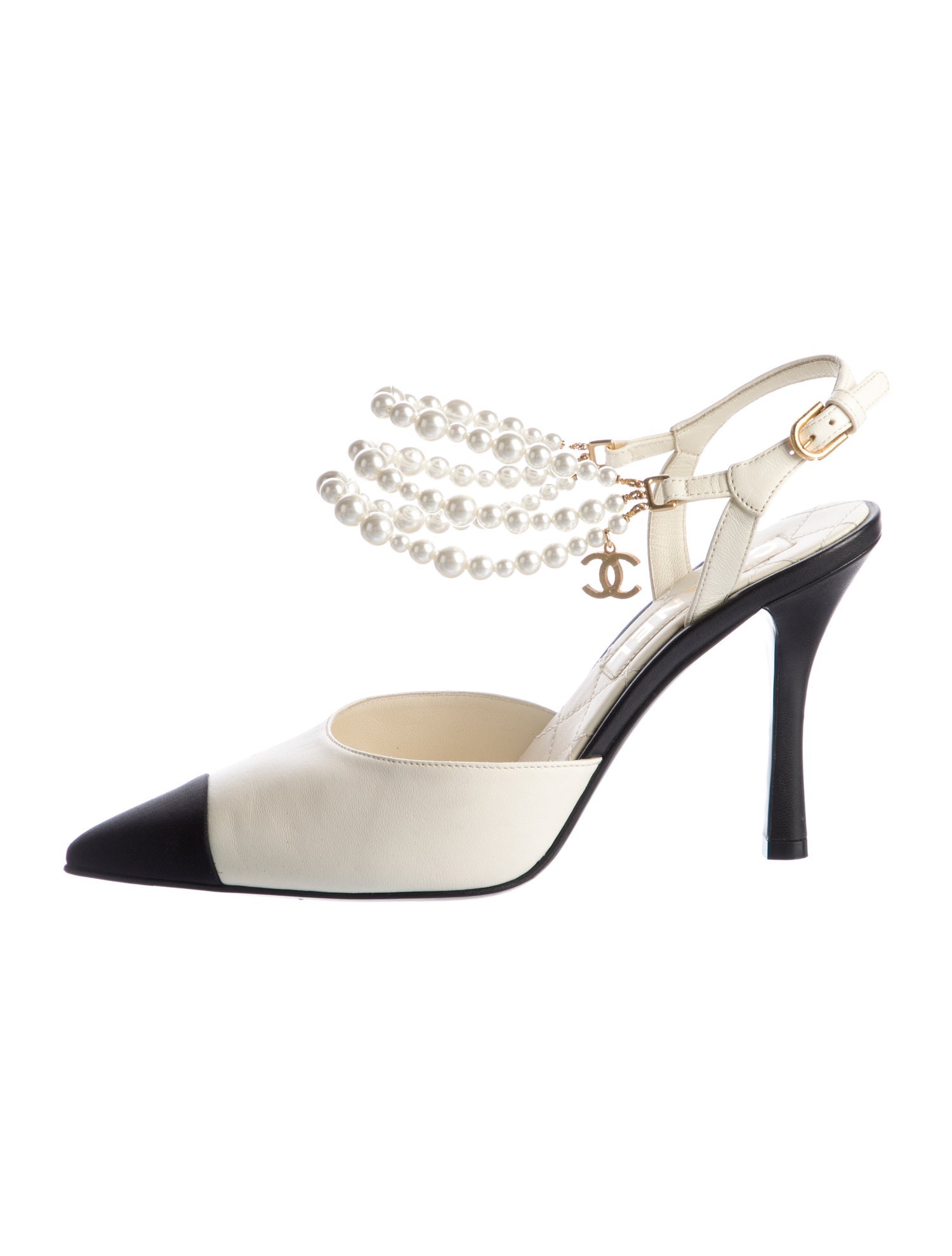 Chanel 2021 Interlocking CC Logo Pumps