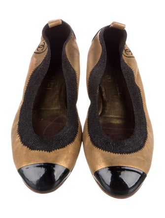 Chanel Interlocking CC Logo Leather Ballet Flats
