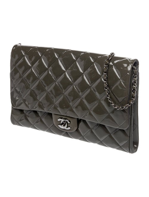 Chanel New Clutch w/ Chain
