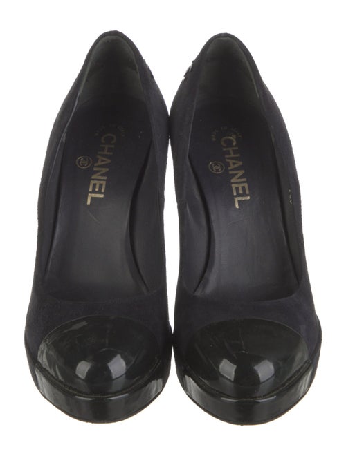 Chanel Interlocking CC Logo Suede Pumps