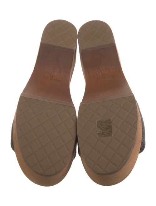 Chanel Interlocking CC Logo Canvas Slides