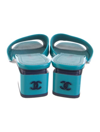 Chanel 2022 Interlocking CC Logo Slides