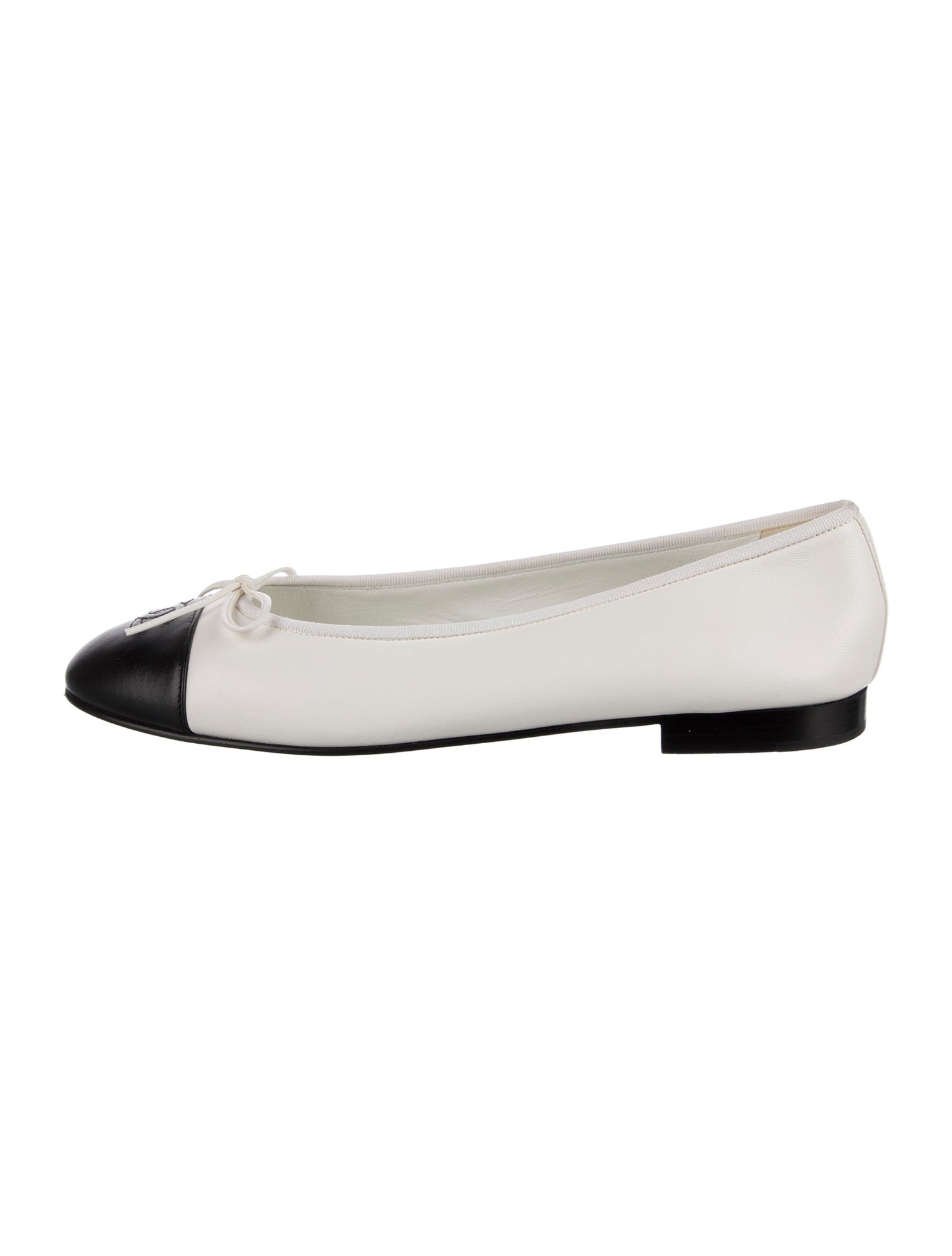 Chanel Interlocking CC Logo Leather Ballet Flats