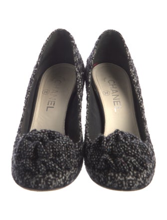 Chanel 2010 Interlocking CC Logo Pumps