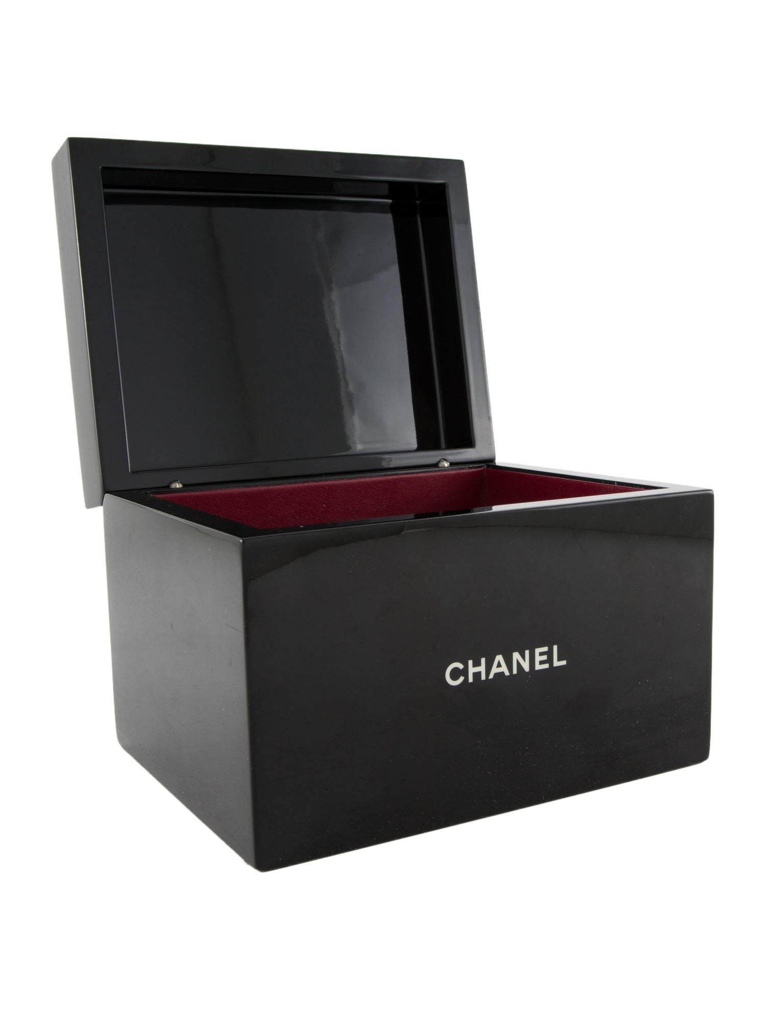 Chanel La Boîte Laquée Beauty Box